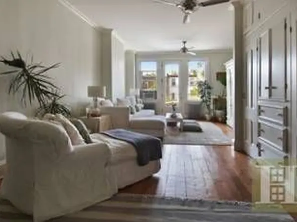 576 17th St, Brooklyn, NY 11218