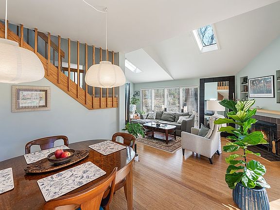 4th image of 2901 Debra Dr