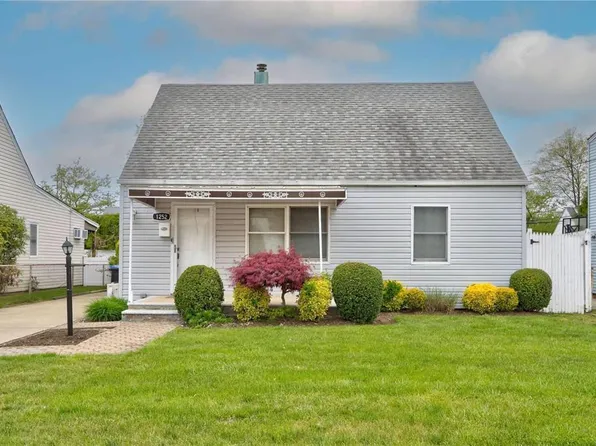 1252 Waverly, Hewlett, NY 11557