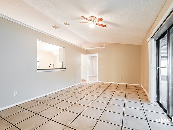 5th image of 871 Village Lake Dr S