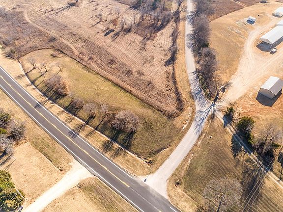 5th image of 1 E Coleman Rd