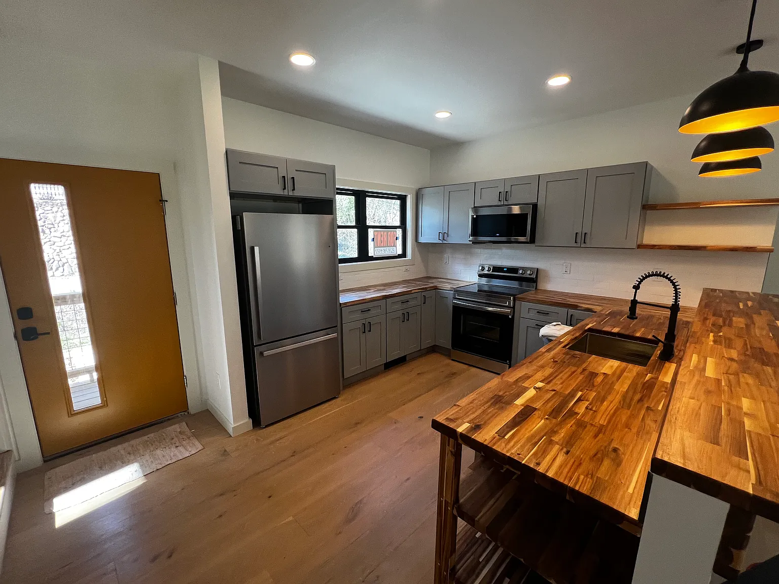 1 Brownwood Ave — Photo 2