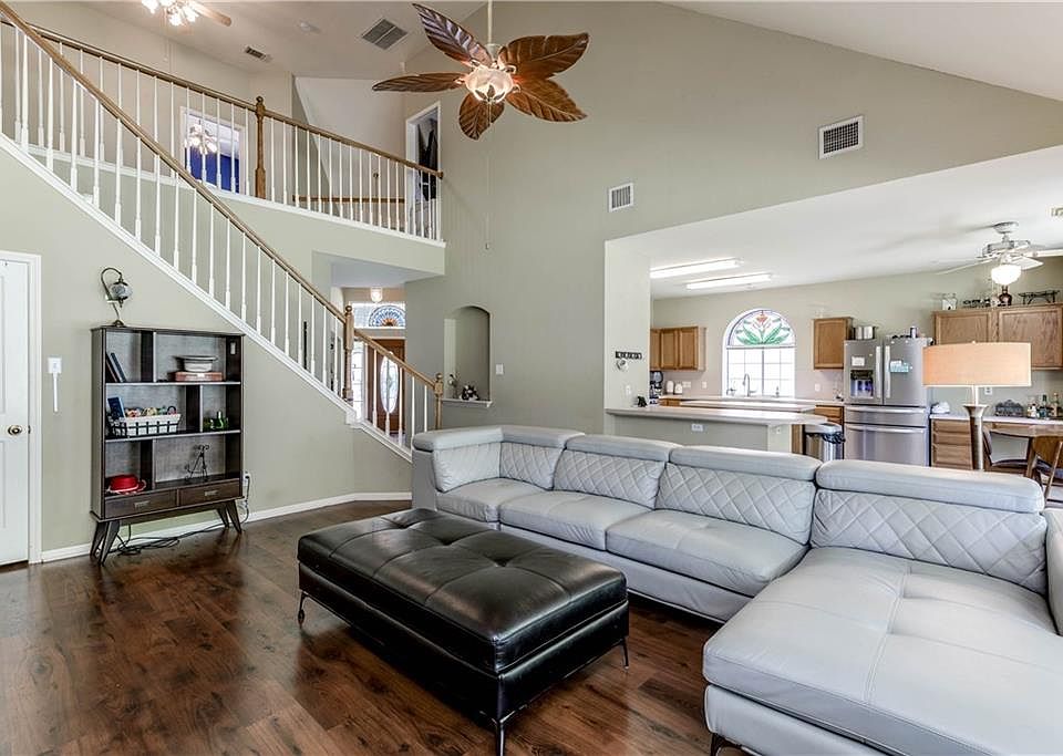 1st image of 417 Settlers Valley Dr