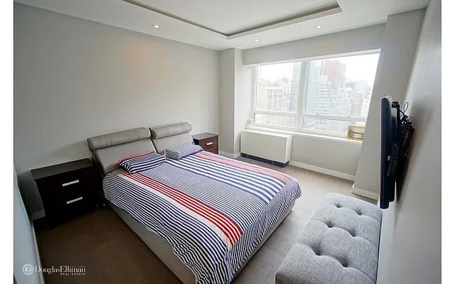 Rented by Douglas Elliman | media 2