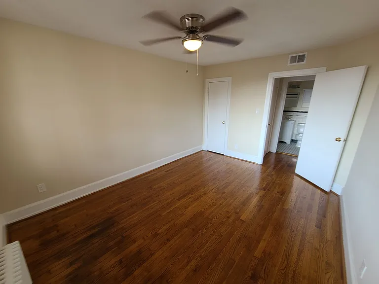 Mount Vernon Ave Apartments — Photo 28