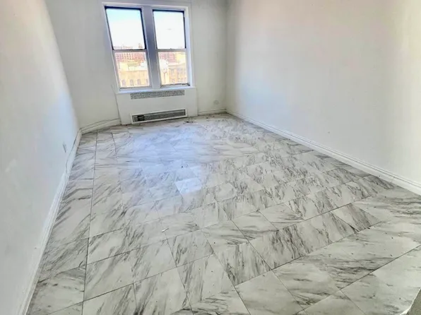 2285 Bathgate Avenue image 1 of 6