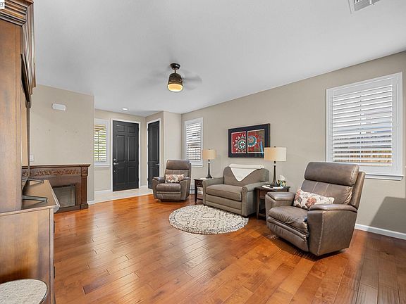 5th image of 7417 Chatsworth Cir