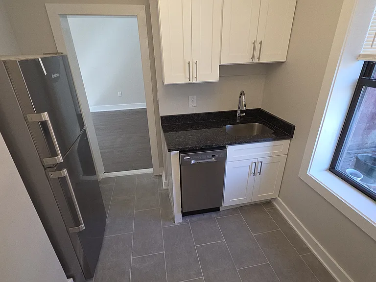 713 Bergen Ave #C3 — Photo 2