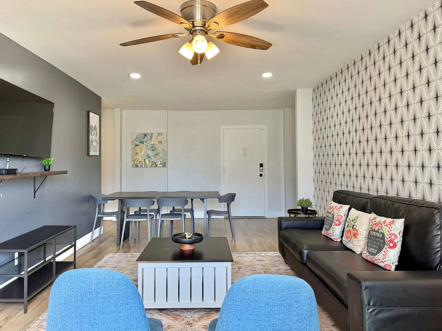 3 bed, 2.0 bath, 1248 sqft, $3,798 — Photo 2