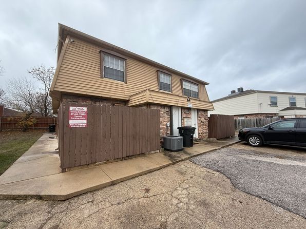 2304 Wales Cir APT C