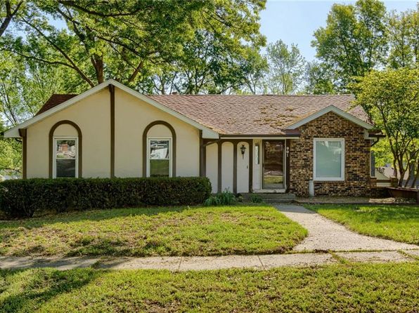 901 Dunwich Dr, Liberty, MO 64068