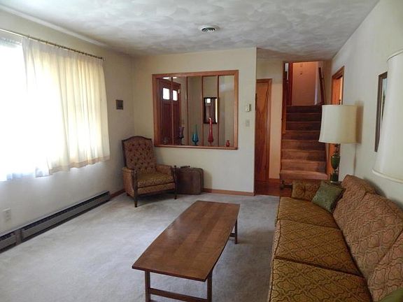 4th image of 110 Breezewood Ln