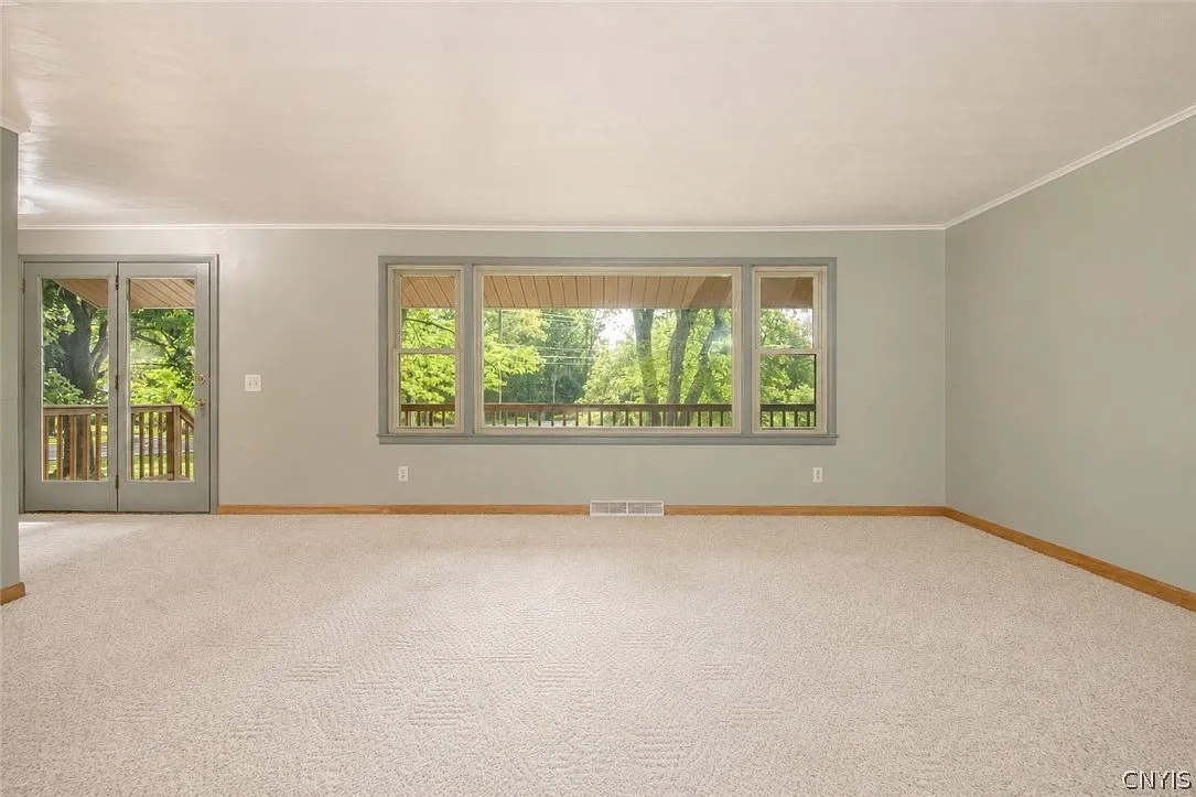 3 bed, 1.5 bath, 1248 sqft, $2,850 — Photo 4