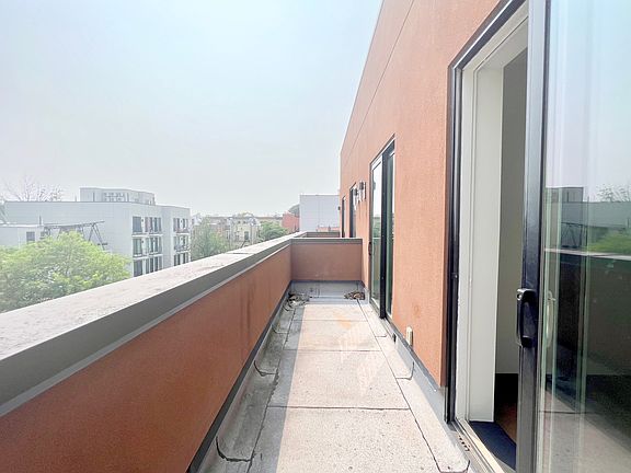 3rd image of 244 Hawthorne St #4R