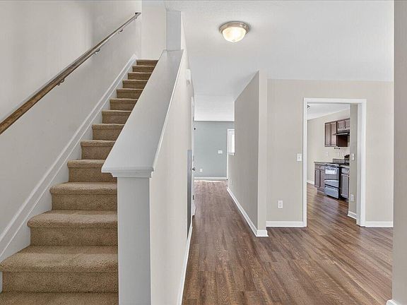 3rd image of 399 W Waycliff Rd