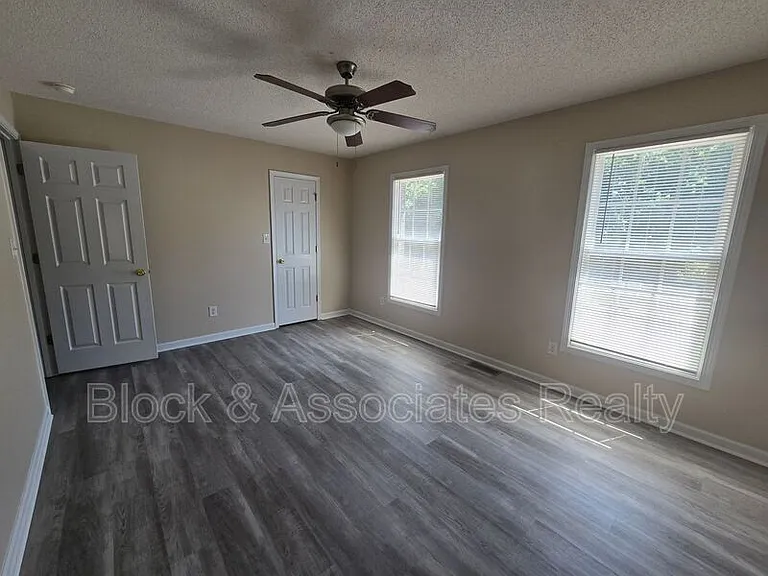 108 Maple Grove Ct — Photo 15