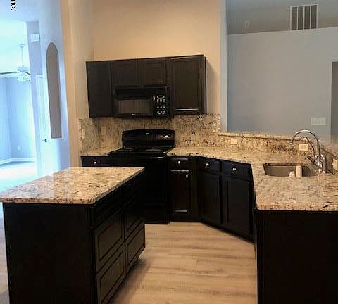3rd image of 5424 London Lake Dr