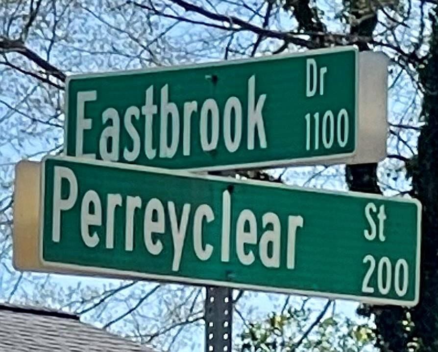 1st image of 1219 Eastbrook Dr