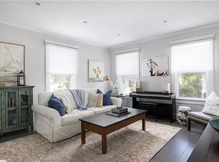 94 3rd St, Newport, RI 02840