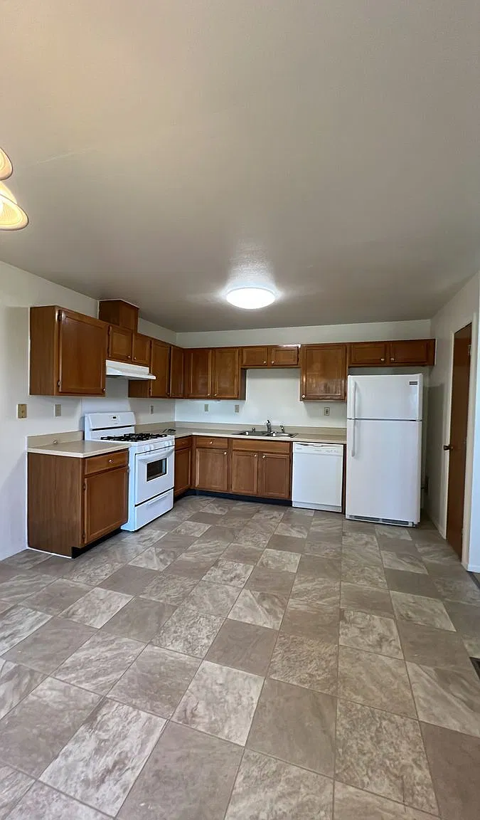 2 bed, 1.5 bath, 1066 sqft, $1,497 — Photo 3