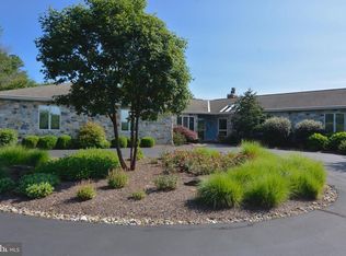 121 Big Spring Rd, Robesonia, PA 19551