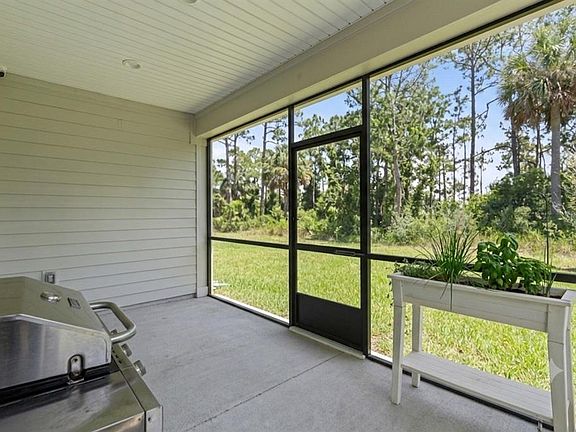 4th image of 6 Signet Cir