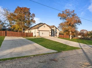 225 BROKEN STAR TRAIL, Poteet, TX 78065