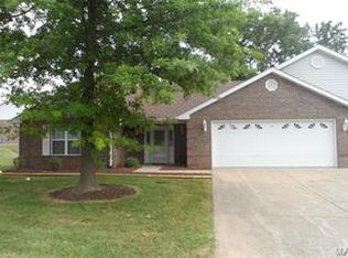 530 Ashbrook Dr APT 13, Farmington, MO 63640