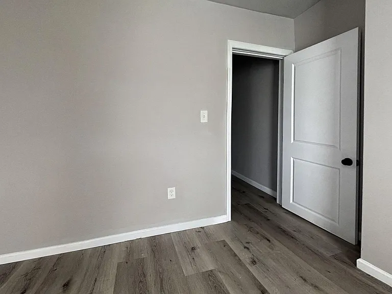 112 N Wilton St — Photo 6