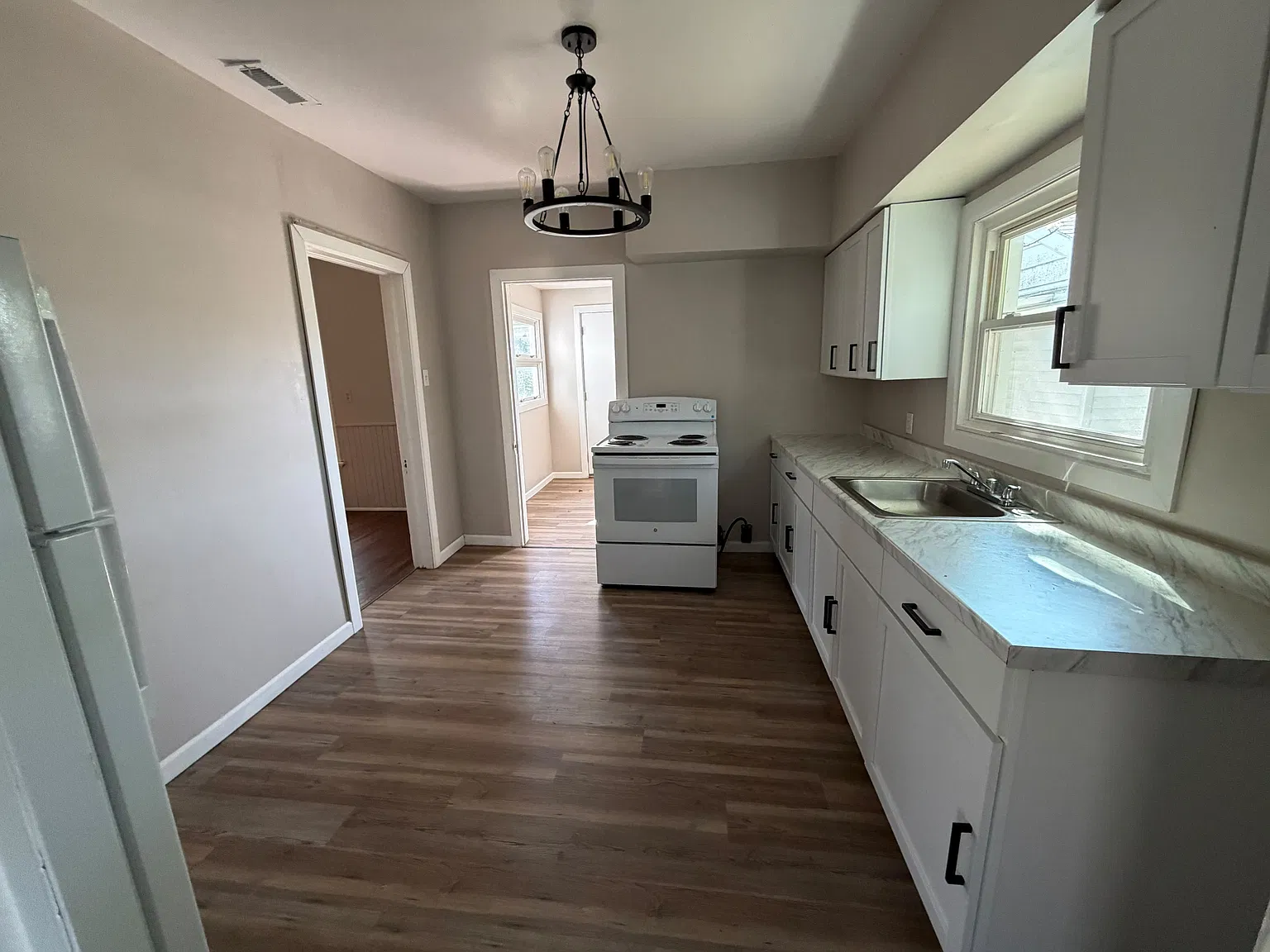 3 bed, 1337 sqft, $1,150 — Photo 2