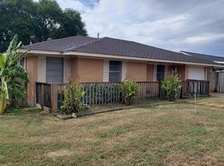 1920 N Avenue B, Shiner, TX 77984