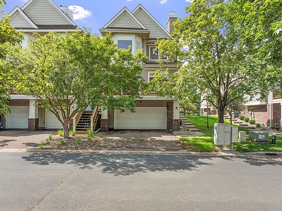 2nd image of 208 Christenson Way NE