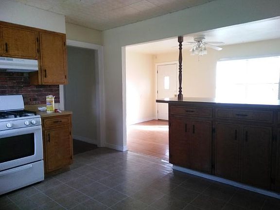 5th image of 420 E 40th St