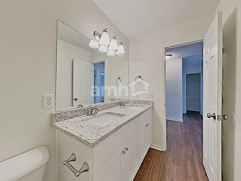 2148 Spring Hill Cir — Photo 18