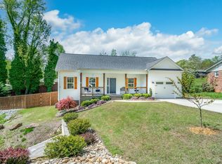 7 Darnell Ln, Greenville, SC 29609