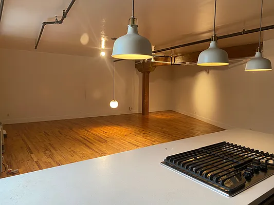 Rented by R New York | media 51