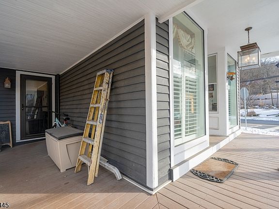 4th image of 44 Main St