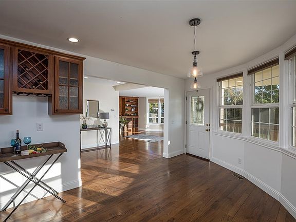 4th image of 1617 Hains Ave