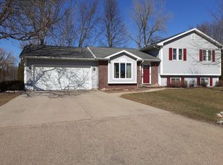 680 Zarling Ave, Oshkosh, WI 54901