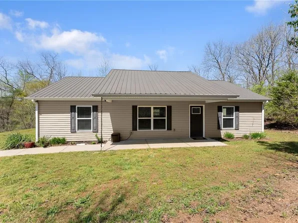 168 Maid Marian Cir, Murrayville, GA 30564