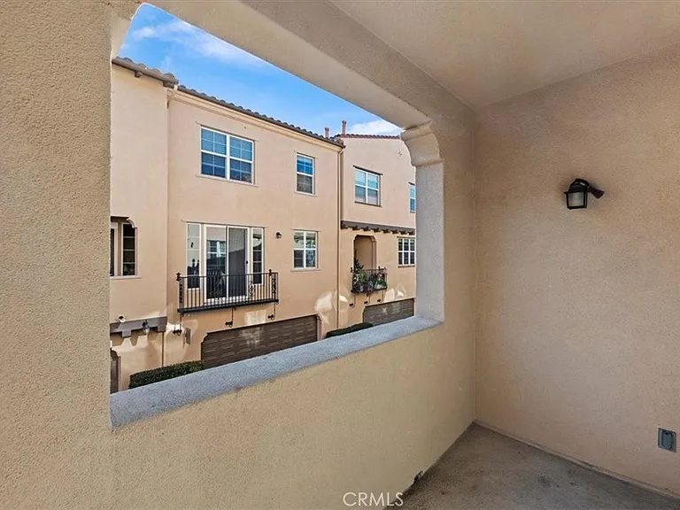 4433 Owens St — Photo 32