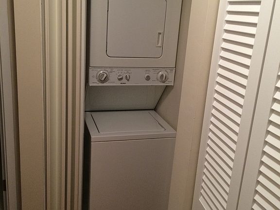 4th image of 7502 Farmingdale Dr APT 401