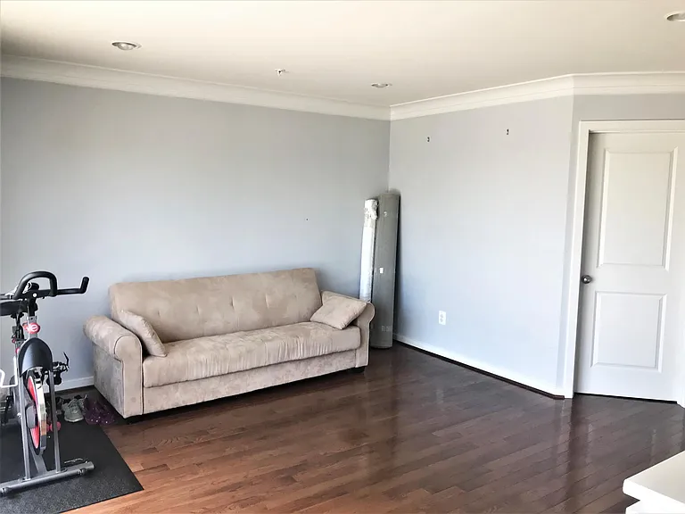 635 Regent Pl NE — Photo 19