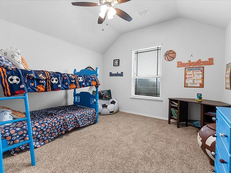 2760 Richard St — Photo 24