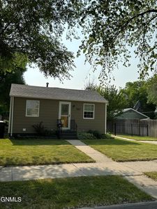 809 6th Ave W, Williston, ND, 58801