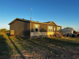 381 Callihan Rd, Lockhart, TX 78644