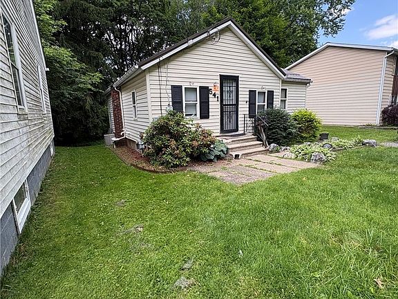 3rd image of 541 Clinton St