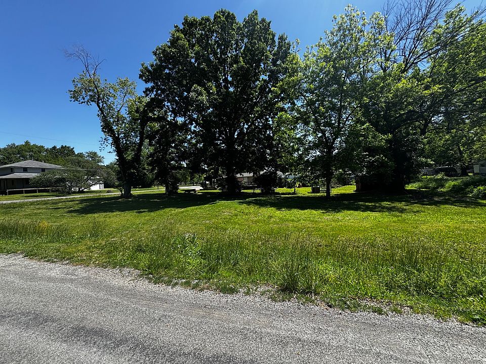 2nd image of 501 E Roosevelt Ave