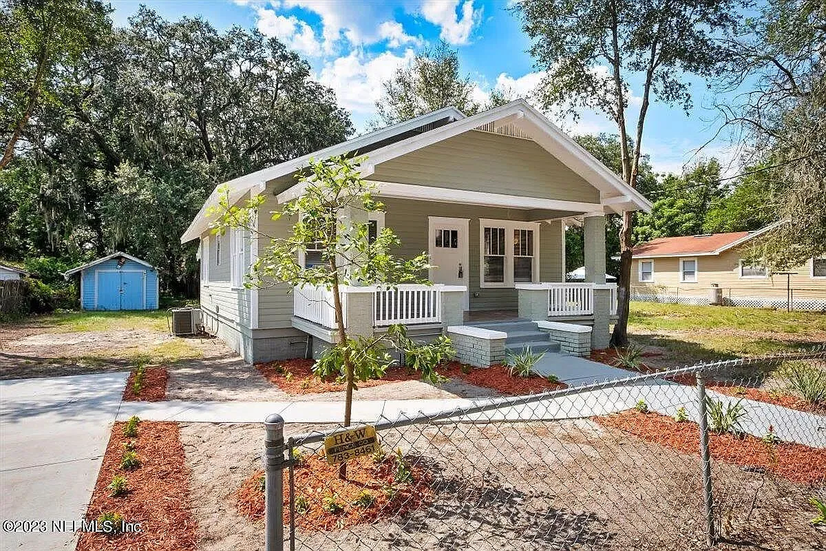 No crowded quarters! ONLY 3 padmates will live in this newly-renovated home — Photo 1