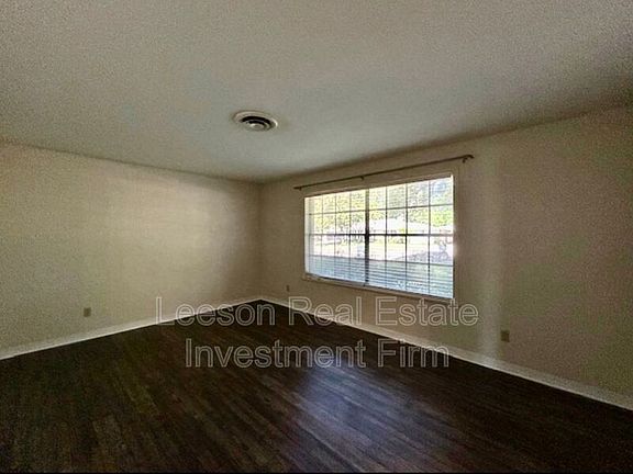 3rd image of 241 Rossitter St